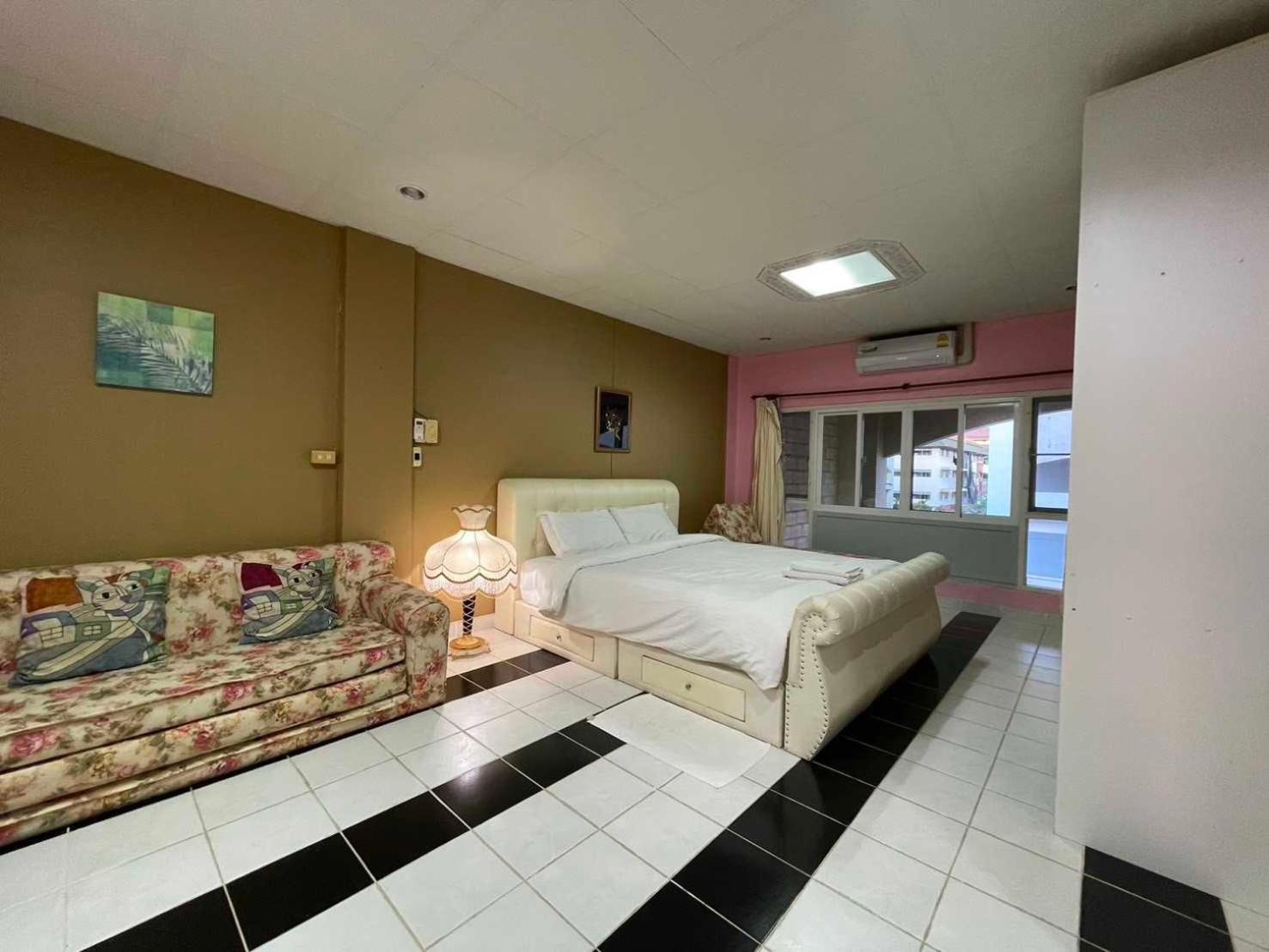 Oyo 75486 Anna Residence Jomtien Экстерьер фото