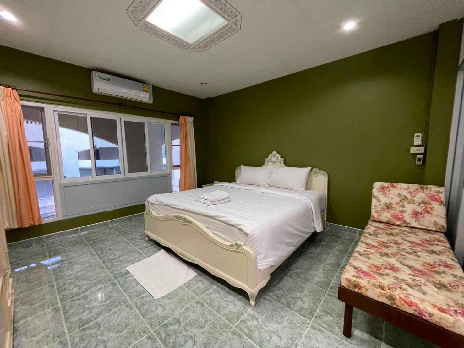 Oyo 75486 Anna Residence Jomtien Экстерьер фото