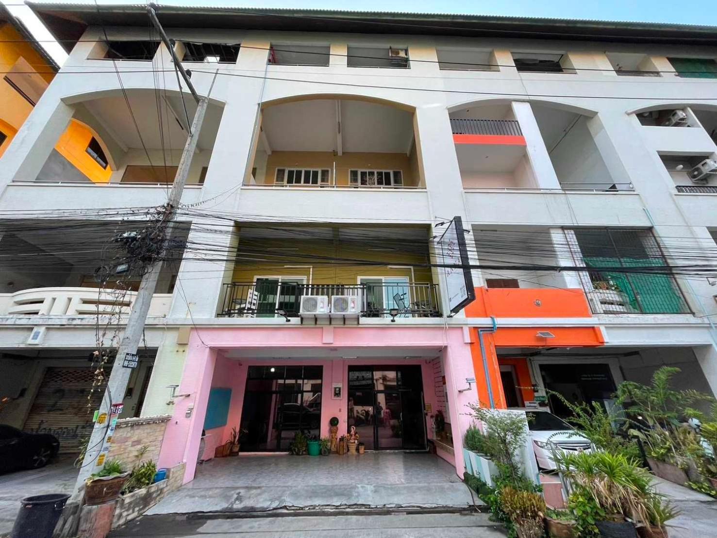 Oyo 75486 Anna Residence Jomtien Экстерьер фото