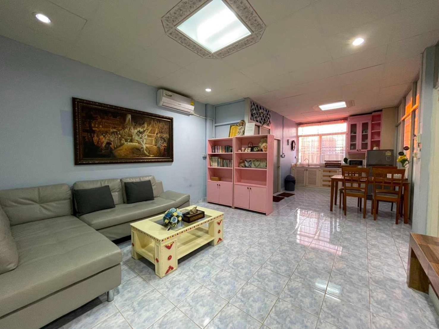 Oyo 75486 Anna Residence Jomtien Экстерьер фото